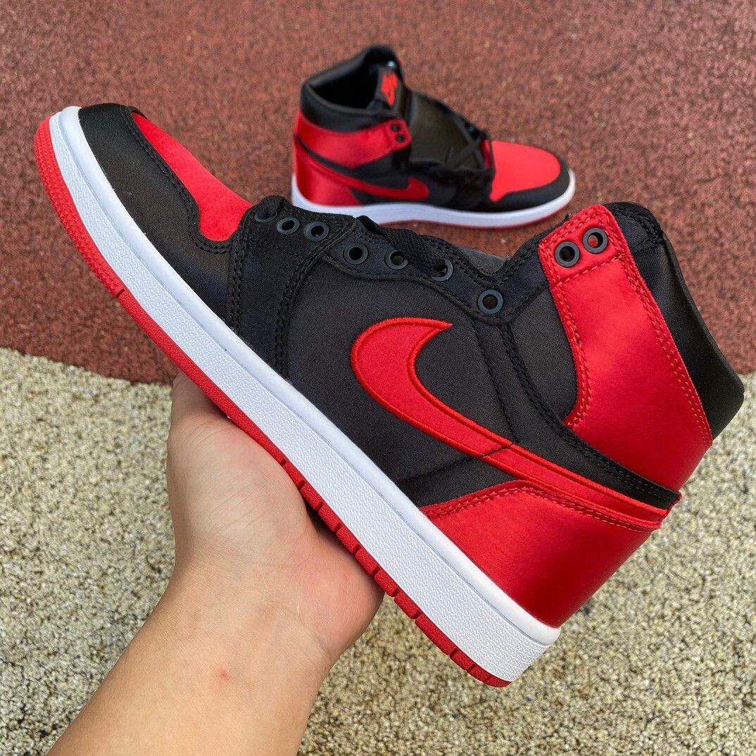 Air Jordan 1 High Satin Bred