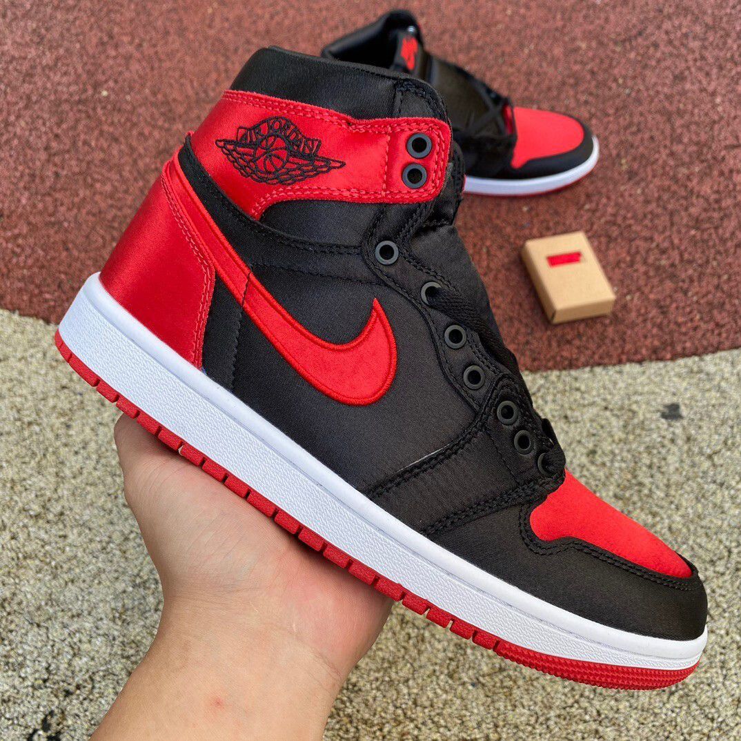 Air Jordan 1 High Satin Bred