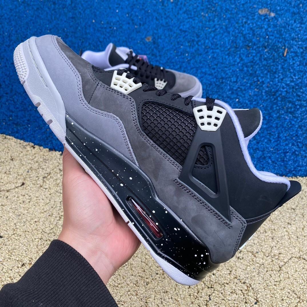 Air Jordan 4