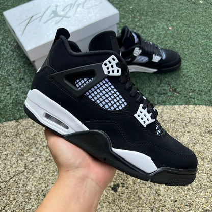 Air Jordan 4